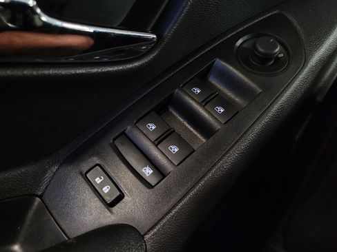 Used 2020 Chevrolet Trax LT w/ LT Convenience Package FWD image 27