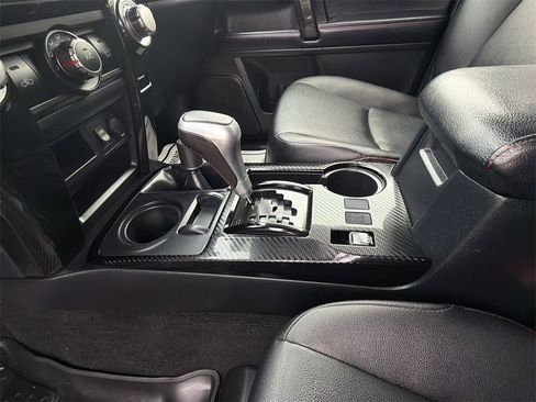 Used 2018 Toyota 4Runner TRD Off-Road Premium image 3