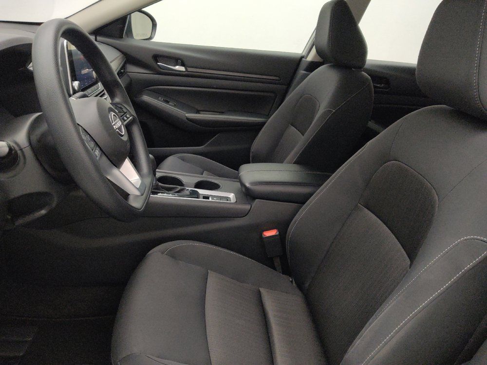 Used 2025 Nissan Altima 2.5 SV AWD/4WD image 17