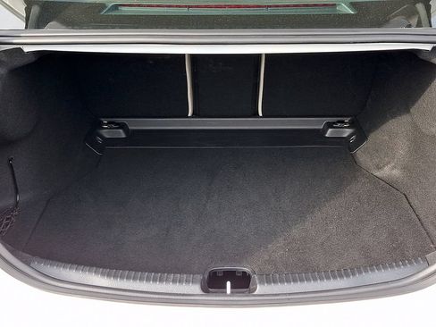 Used 2025 Mercedes-Benz C 300 Sedan image 28