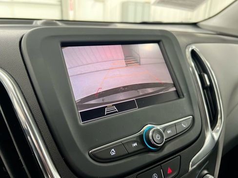 Used 2023 Chevrolet Equinox LS image 18