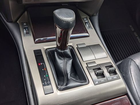 Used 2017 Lexus GX 460 Premium w/ Premium Package image 16