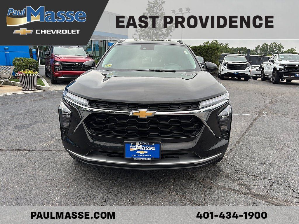 Certified 2024 Chevrolet Trax LT w/ LT Convenience Package FWD image 2