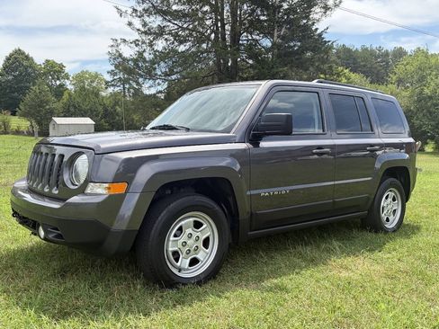 Used 2016 Jeep Patriot Sport w/ Power Value Group FWD image 1