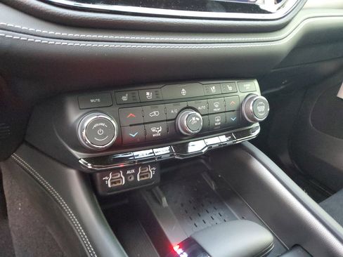 New 2026 Dodge Durango SRT Hellcat w/ Trailer Tow Group IV AWD/4WD image 18
