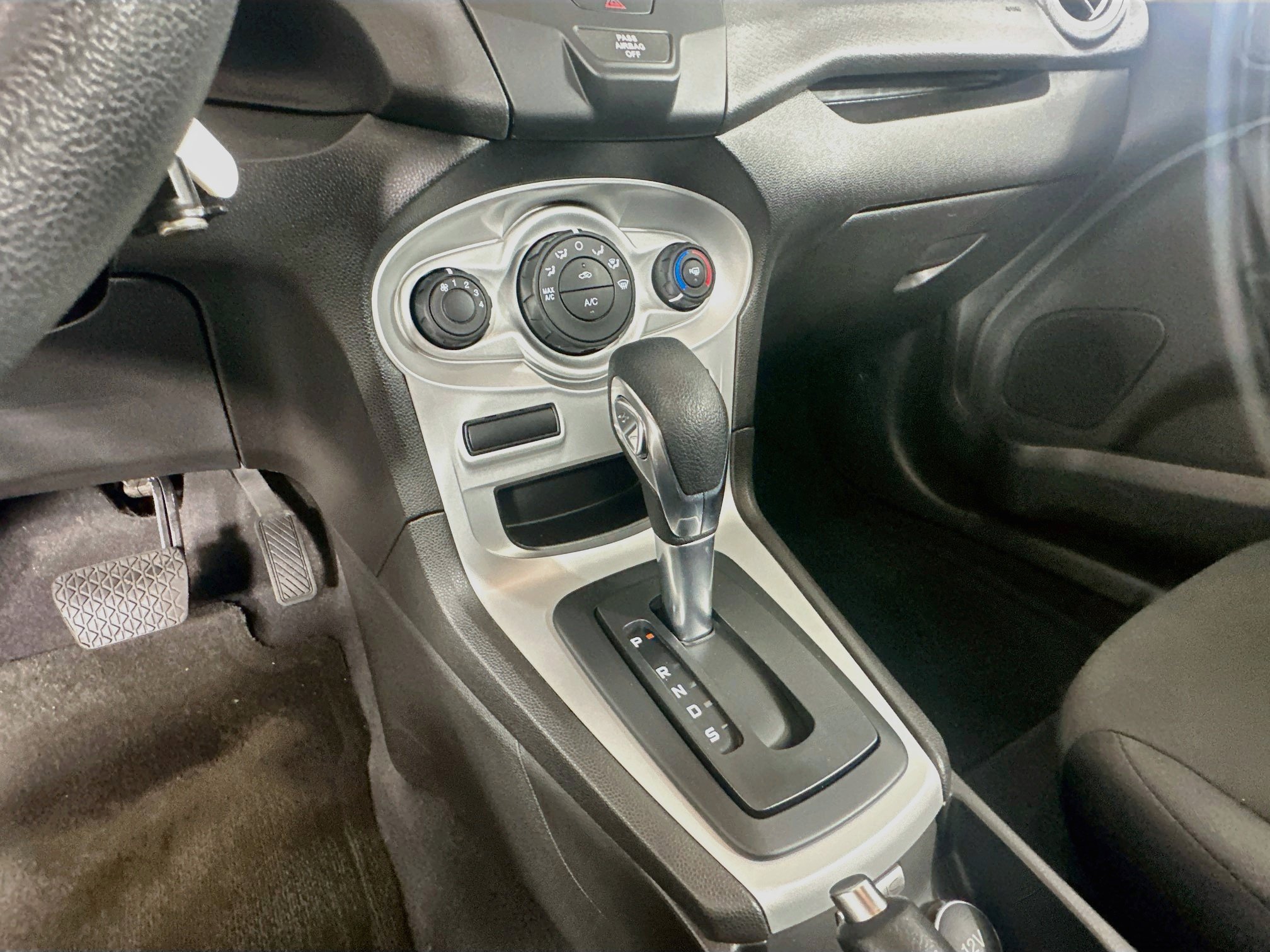 Used 2017 Ford Fiesta SE FWD image 22
