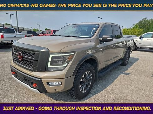 Used 2023 Nissan Titan PRO-4X w/ Pro-4x Convenience Package AWD/4WD image 3