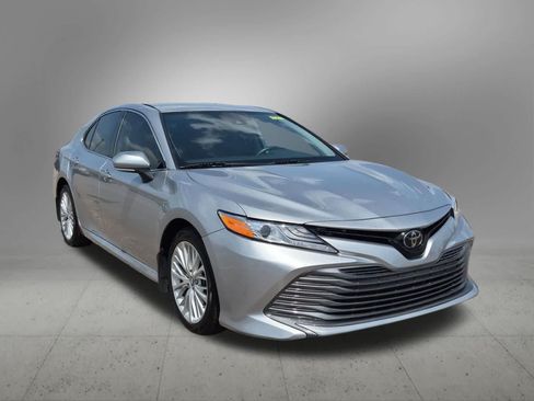 Used 2020 Toyota Camry XLE FWD image 8