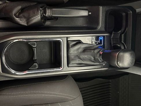 Used 2017 Toyota Tacoma TRD Sport AWD/4WD image 28