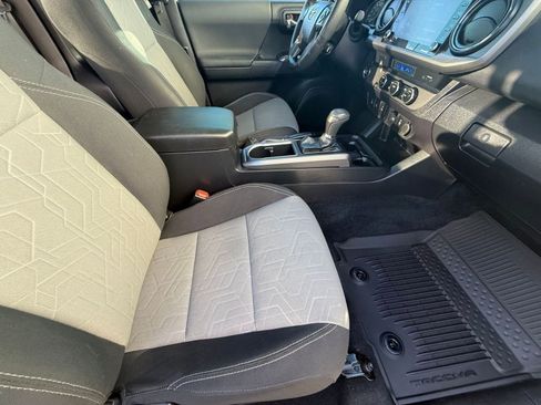 Certified 2022 Toyota Tacoma TRD Sport w/ Technology Package image 34