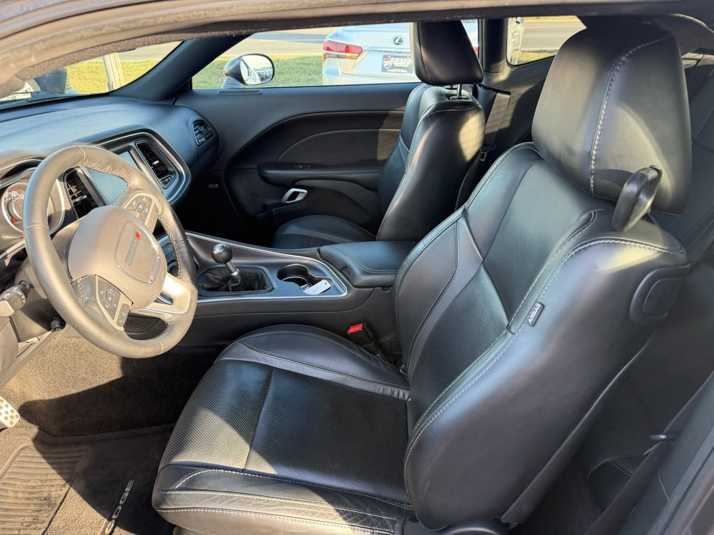 Used 2016 Dodge Challenger R/T Plus RWD image 9