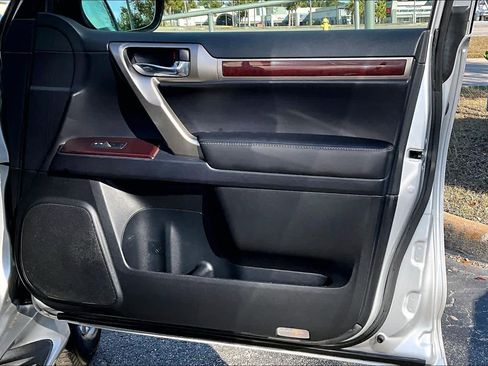 Used 2016 Lexus GX 460 Luxury image 26
