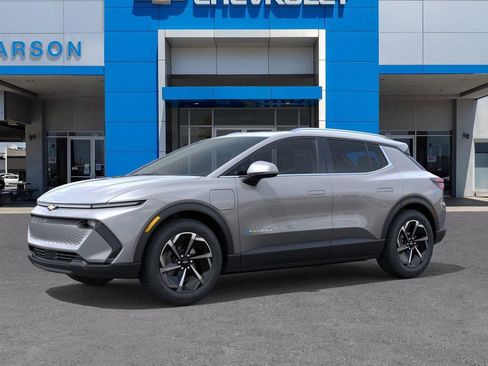 New 2026 Chevrolet Equinox EV LT image 2