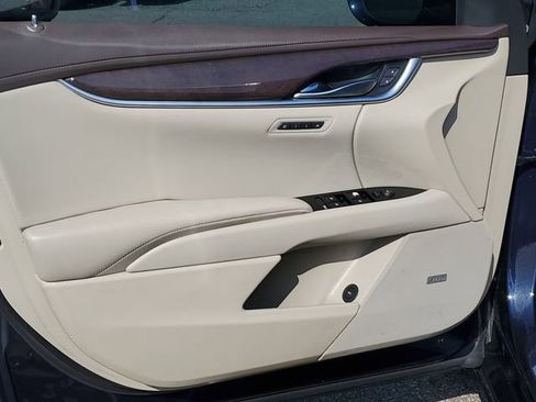 Used 2015 Cadillac XTS Premium image 21