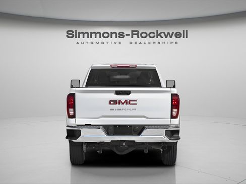 Used 2024 GMC Sierra 2500 AT4 image 8