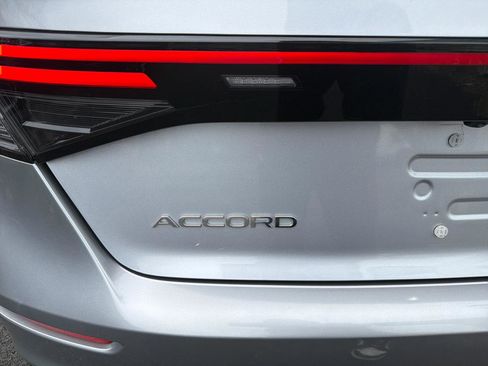 Used 2023 Honda Accord EX image 8