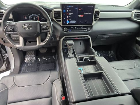 Used 2026 Toyota Tundra Limited AWD/4WD image 17