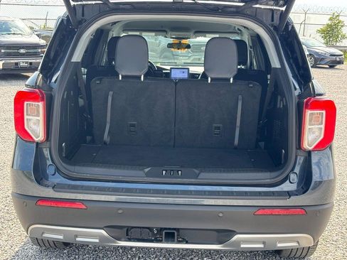 Used 2024 Ford Explorer XLT w/ Equipment Group 202A AWD/4WD image 11