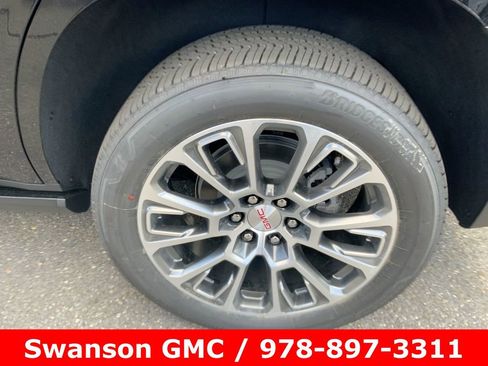 New 2025 GMC Yukon Denali w/ Denali Reserve Package image 34