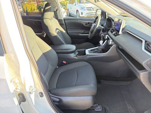 Certified 2025 Toyota RAV4 LE image 24
