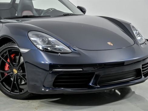 Used 2018 Porsche 718 Boxster S RWD image 3