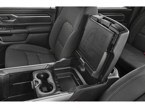 Used 2025 RAM 1500 Big Horn AWD/4WD image 9