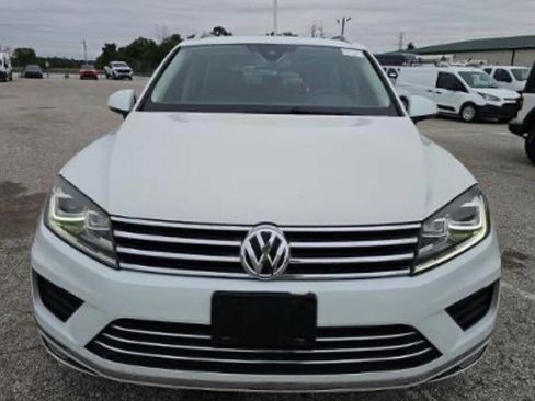 Used 2016 Volkswagen Touareg Sport AWD/4WD image 2