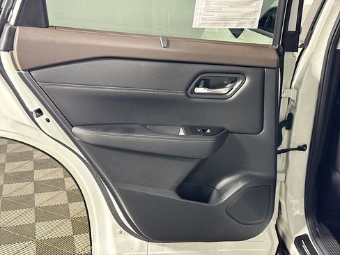 Used 2022 Nissan Rogue SL w/ SL Premium Package image 20