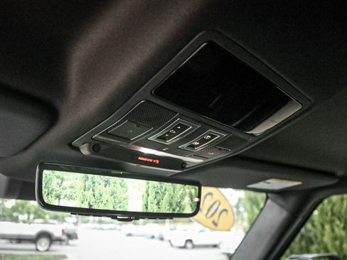 Used 2023 Land Rover Defender 90 X image 24