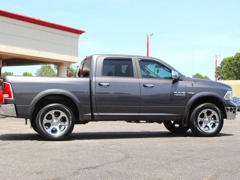 Used 2017 RAM 1500 Laramie w/ Convenience Group AWD/4WD image 3