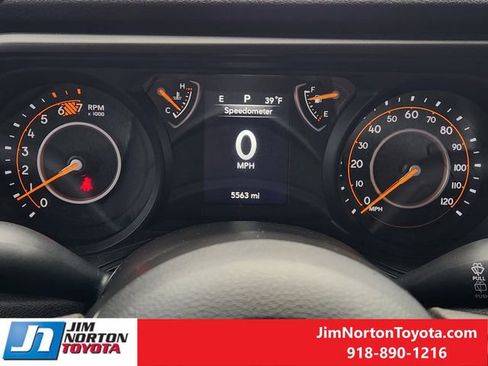 Used 2025 Jeep Wrangler Sport image 17