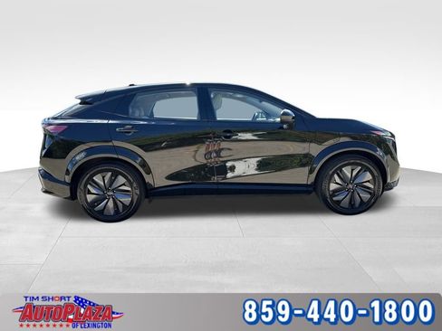 Used 2023 Nissan Ariya AWD image 7
