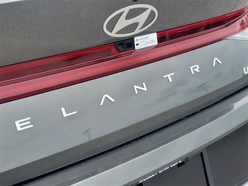New 2025 Hyundai Elantra Limited image 8