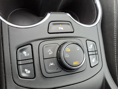 Used 2022 GMC Terrain SLT w/ Tech Package image 27