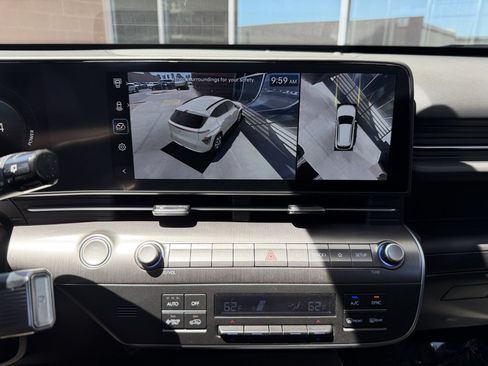 Used 2025 Hyundai Kona Limited FWD image 21