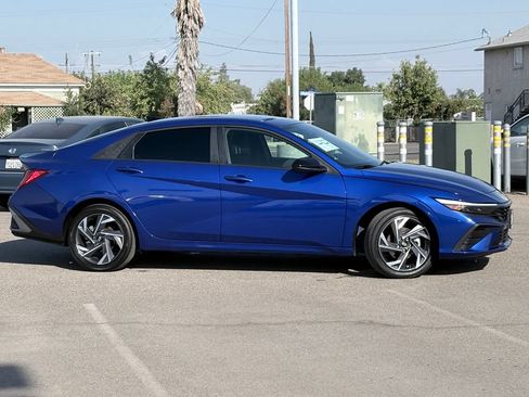 Used 2025 Hyundai Elantra SEL FWD image 4