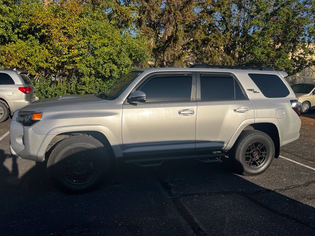 Used 2021 Toyota 4Runner TRD Off-Road Premium AWD/4WD image 2