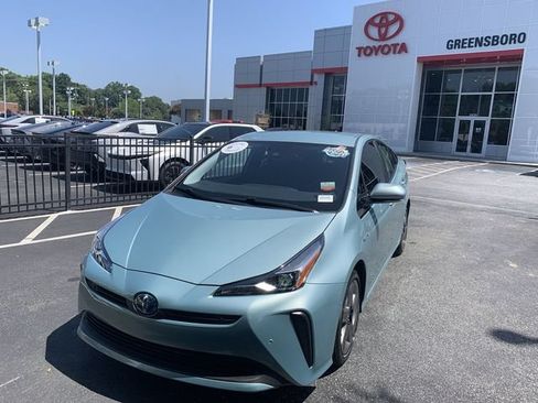 Used 2019 Toyota Prius XLE FWD image 1