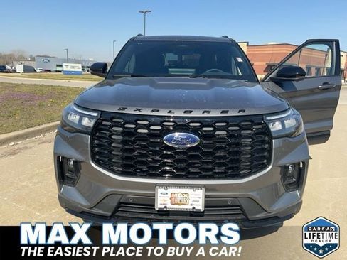 New 2026 Ford Explorer ST-Line w/ ST-Line Street Pack AWD/4WD image 3