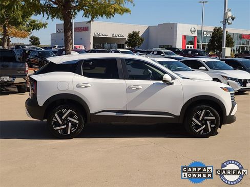 Certified 2025 Nissan Kicks SV image 4