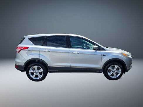 Used 2013 Ford Escape SE FWD image 2
