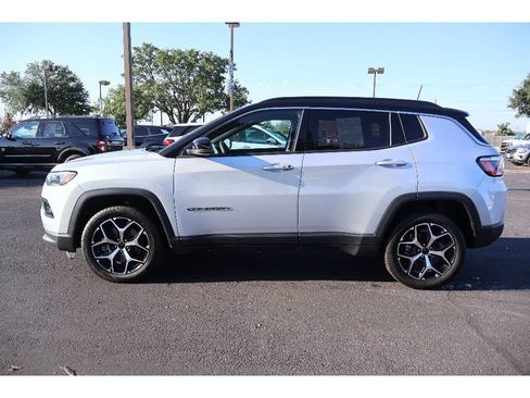 Used 2025 Jeep Compass Limited AWD/4WD image 2