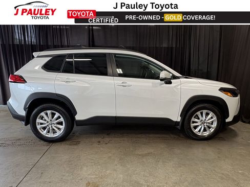 Certified 2024 Toyota Corolla Cross LE image 29