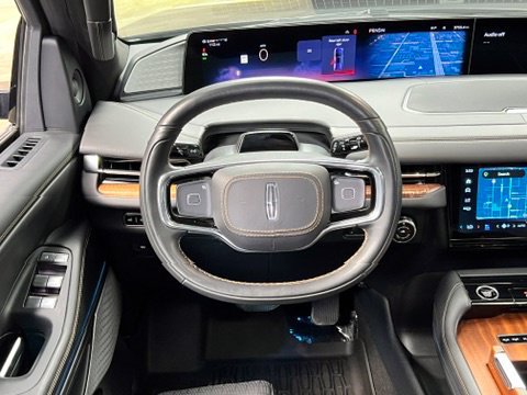 Used 2025 Lincoln Navigator L Black Label AWD/4WD image 26