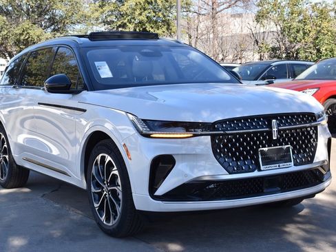 New 2026 Lincoln Nautilus Reserve image 3