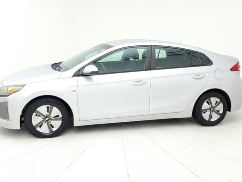 Used 2018 Hyundai Ioniq Blue image 2