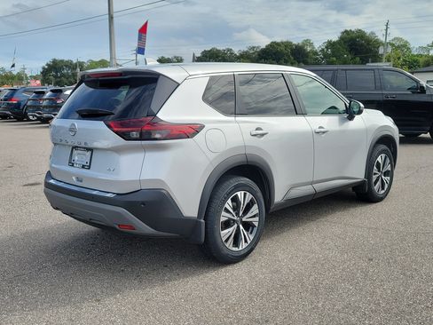 Used 2022 Nissan Rogue SV FWD image 6