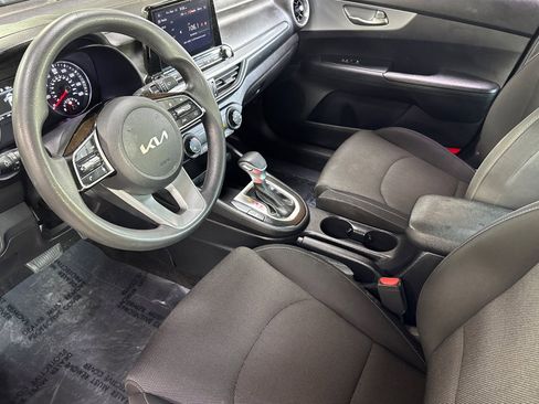 Used 2022 Kia Forte LXS FWD image 4