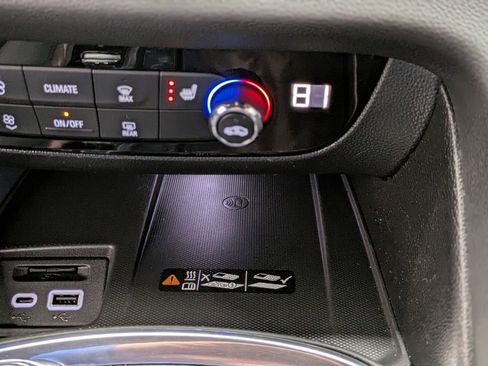 Used 2023 Buick Enclave Essence w/ Experience Buick Package AWD/4WD image 9