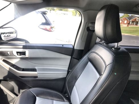 Used 2023 Ford Explorer XLT w/ Equipment Group 202A image 25